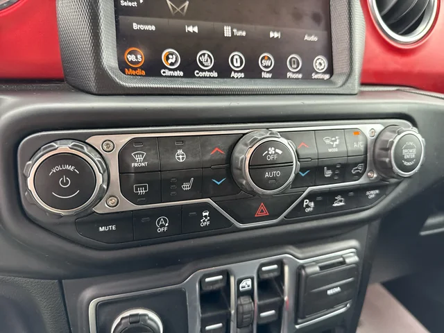 SEMINUEVOS JEEP Gladiator at Mt Airy in Mount Airy Toyota