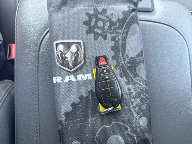 SEMINUEVOS RAM 1500 Classic a Estados en autogozo