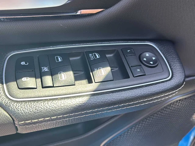 SEMINUEVOS RAM 1500 a Estados en autogozo