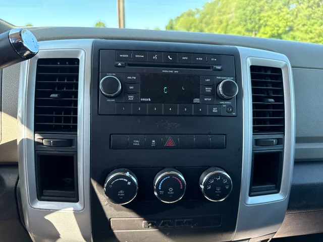 SEMINUEVOS DODGE Ram 1500 at Matthews in Liberty Buick GMC