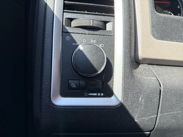 SEMINUEVOS DODGE Ram 1500 at Matthews in Liberty Buick GMC
