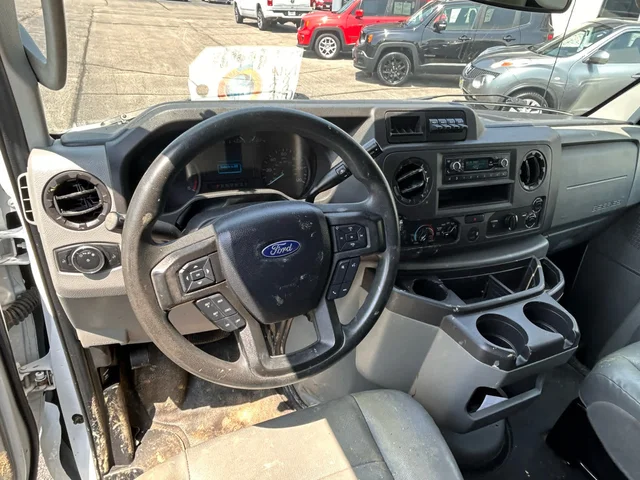 SEMINUEVOS FORD E-Series Cutaway a Estados en autogozo