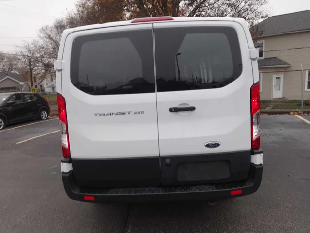 SEMINUEVOS FORD Transit Cargo Van a Estados en autogozo