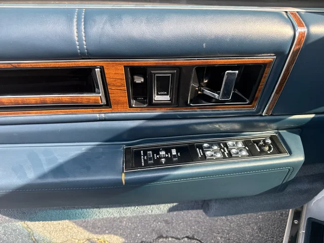 SEMINUEVOS CADILLAC Deville a Estados en autogozo