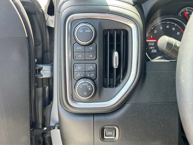 SEMINUEVOS CHEVROLET Silverado 1500 LTD at Matthews in Liberty Buick GMC