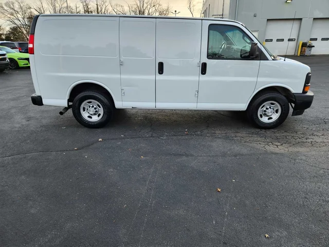 SEMINUEVOS CHEVROLET Express Cargo Van a Estados en autogozo