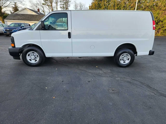 SEMINUEVOS CHEVROLET Express Cargo Van a Estados en autogozo