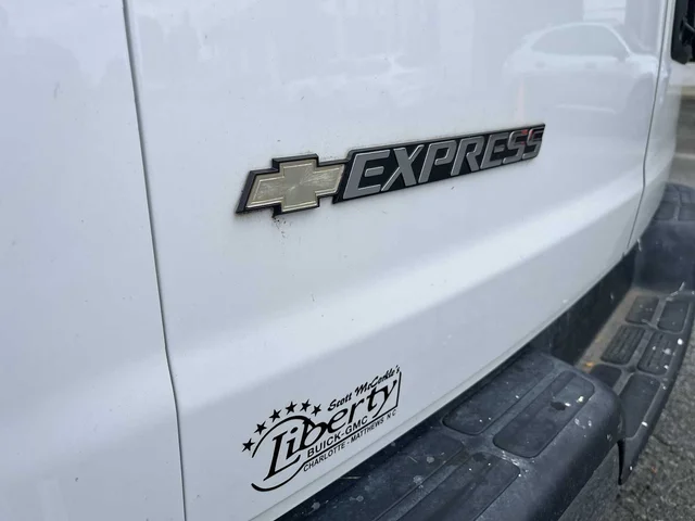 SEMINUEVOS CHEVROLET Express at Matthews in Liberty Buick GMC