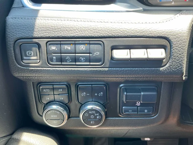 SEMINUEVOS GMC Yukon XL at Matthews in Liberty Buick GMC