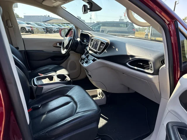 SEMINUEVOS CHRYSLER Pacifica at Matthews in Liberty Buick GMC