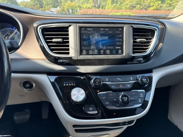 SEMINUEVOS CHRYSLER Pacifica at Matthews in Liberty Buick GMC