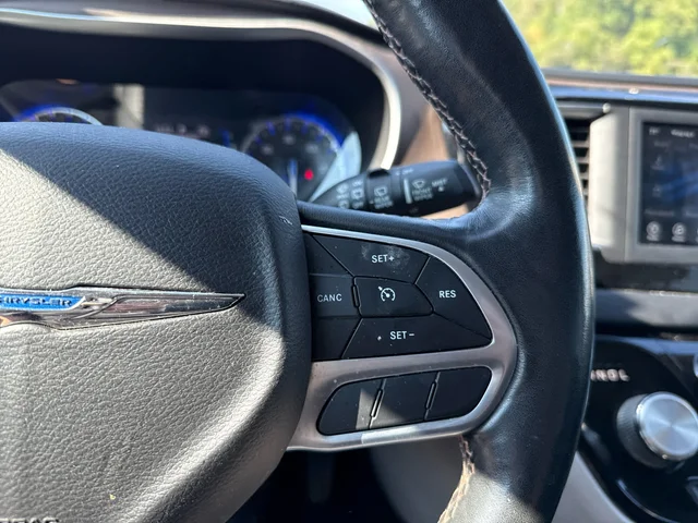 SEMINUEVOS CHRYSLER Pacifica at Matthews in Liberty Buick GMC