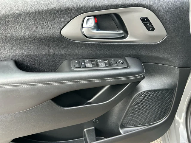 SEMINUEVOS CHRYSLER Pacifica a Estados en autogozo