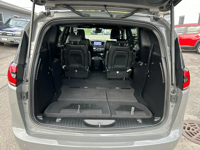 SEMINUEVOS CHRYSLER Pacifica a Estados en autogozo