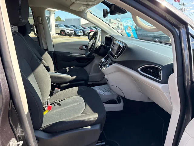SEMINUEVOS CHRYSLER Voyager at Matthews in Liberty Buick GMC