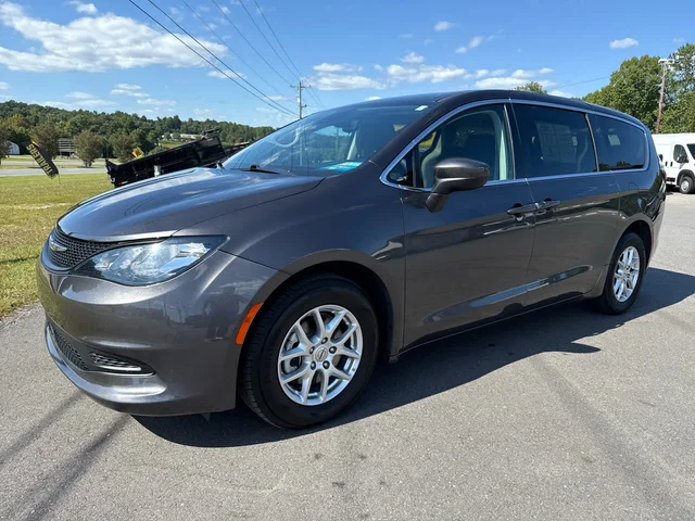 SEMINUEVOS CHRYSLER Voyager at Matthews in Liberty Buick GMC