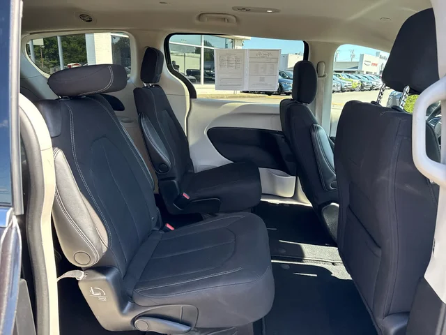 SEMINUEVOS CHRYSLER Voyager at Matthews in Liberty Buick GMC