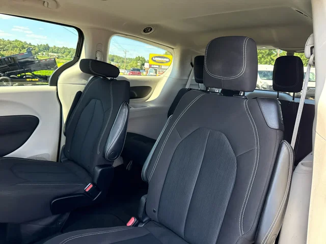 SEMINUEVOS CHRYSLER Voyager at Matthews in Liberty Buick GMC