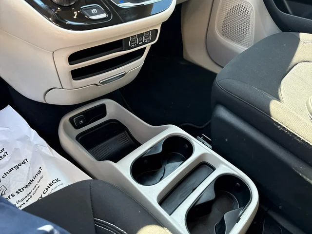 SEMINUEVOS CHRYSLER Voyager at Matthews in Liberty Buick GMC