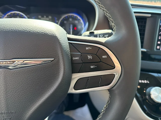 SEMINUEVOS CHRYSLER Voyager at Matthews in Liberty Buick GMC