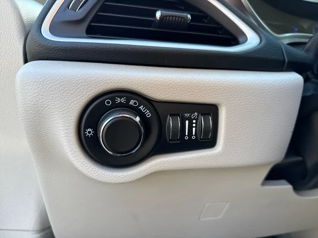 SEMINUEVOS CHRYSLER Voyager at Matthews in Liberty Buick GMC