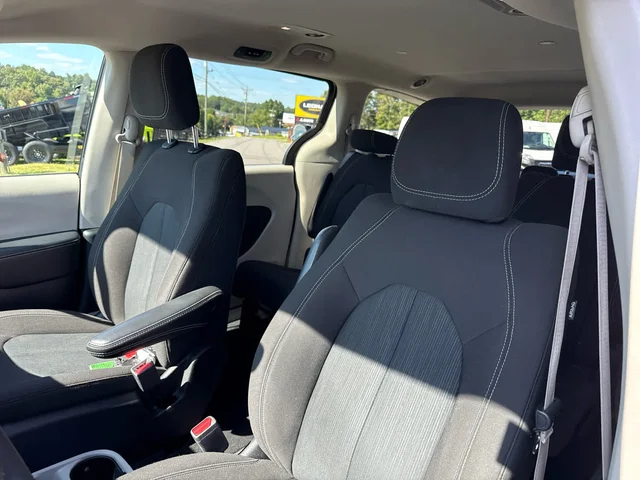 SEMINUEVOS CHRYSLER Voyager at Matthews in Liberty Buick GMC
