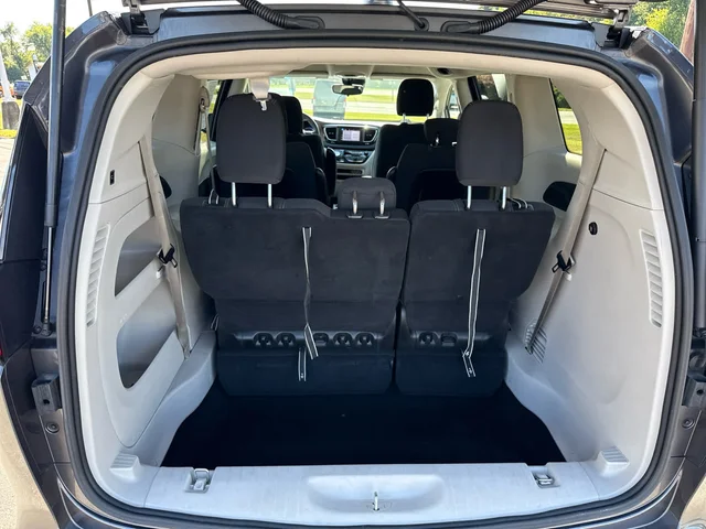 SEMINUEVOS CHRYSLER Voyager at Matthews in Liberty Buick GMC