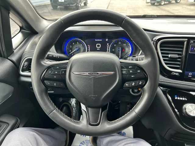 SEMINUEVOS CHRYSLER Pacifica a Estados en autogozo