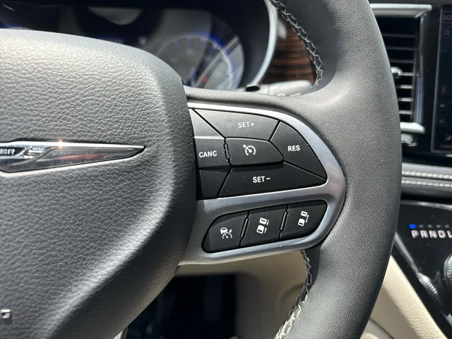 SEMINUEVOS CHRYSLER Pacifica at Matthews in Liberty Buick GMC
