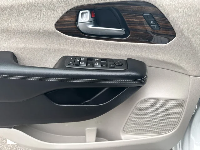 SEMINUEVOS CHRYSLER Pacifica a Estados en autogozo