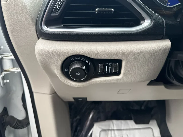 SEMINUEVOS CHRYSLER Pacifica a Estados en autogozo