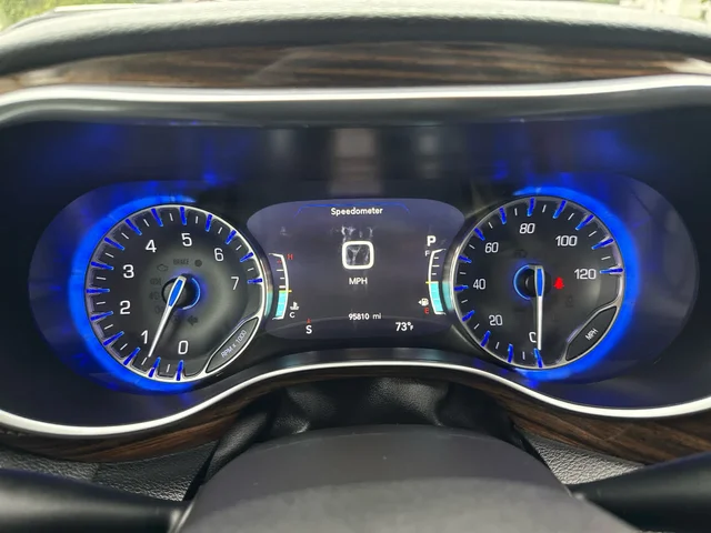 SEMINUEVOS CHRYSLER Pacifica a Estados en autogozo
