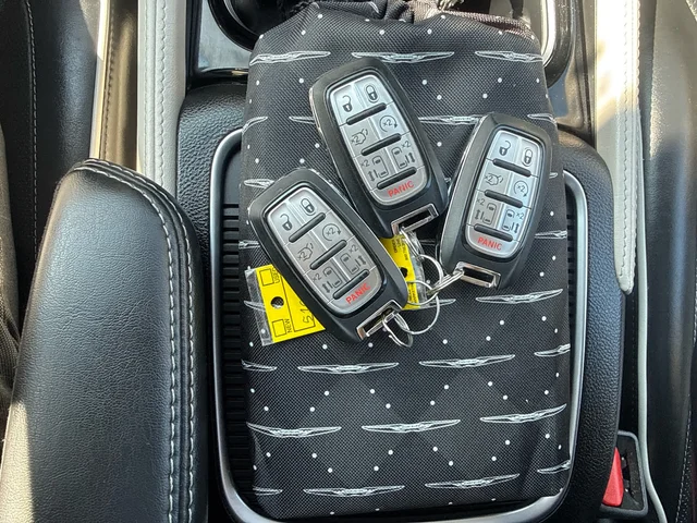 SEMINUEVOS CHRYSLER Pacifica a Estados en autogozo
