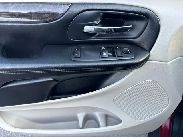 SEMINUEVOS DODGE Grand Caravan a Estados en autogozo