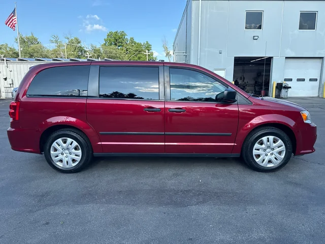 SEMINUEVOS DODGE Grand Caravan a Estados en autogozo