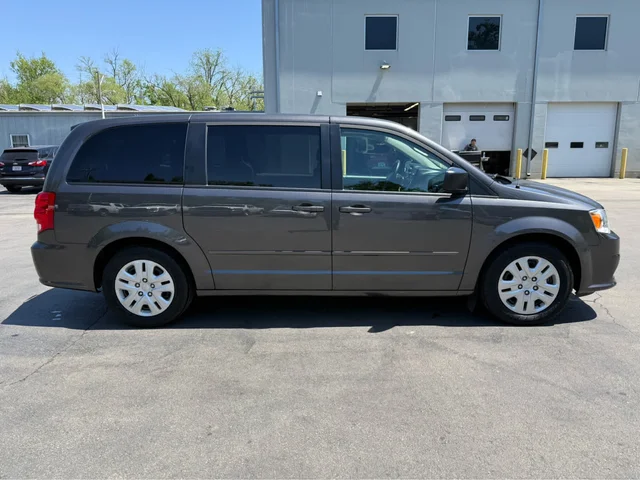 SEMINUEVOS DODGE Grand Caravan a Estados en autogozo