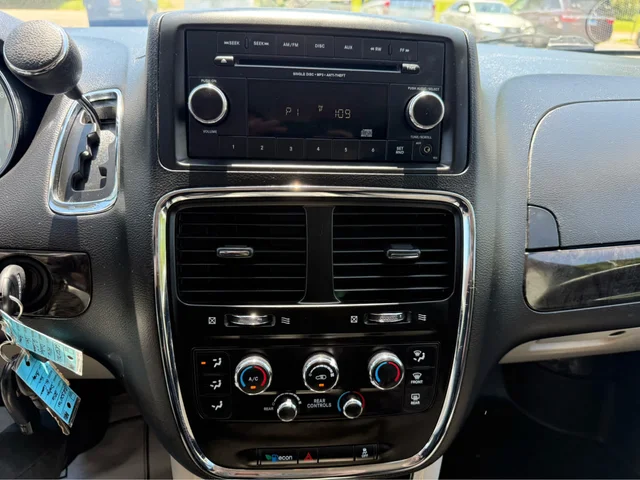 SEMINUEVOS DODGE Grand Caravan a Estados en autogozo