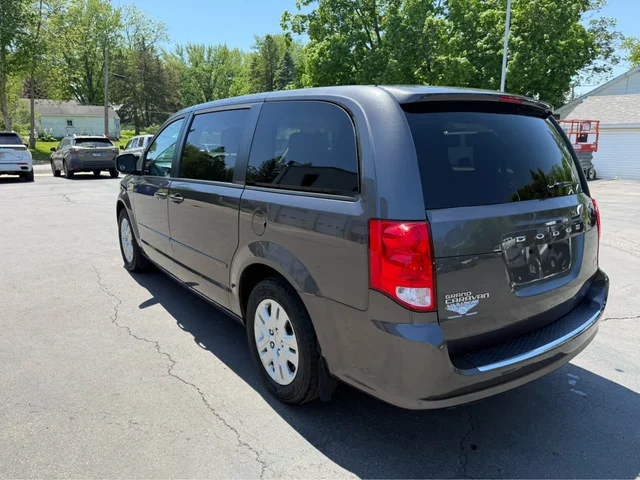 SEMINUEVOS DODGE Grand Caravan a Estados en autogozo