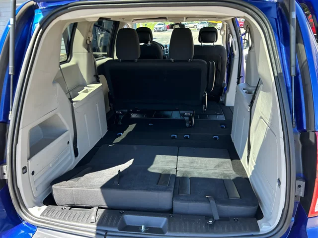 SEMINUEVOS DODGE Grand Caravan a Estados en autogozo