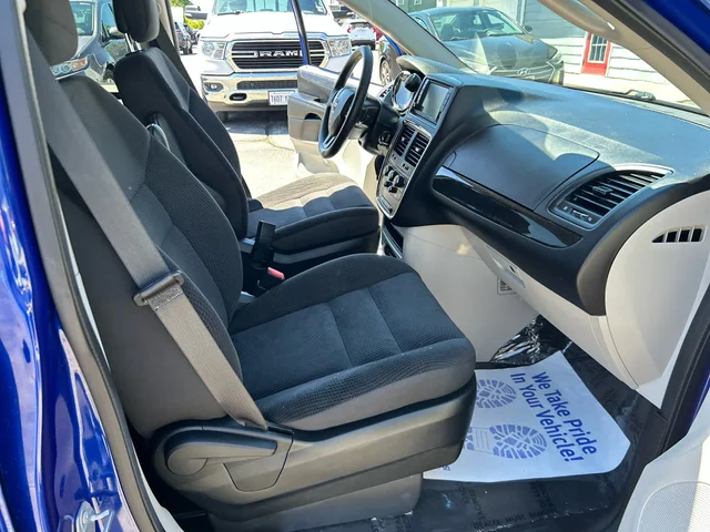 SEMINUEVOS DODGE Grand Caravan a Estados en autogozo