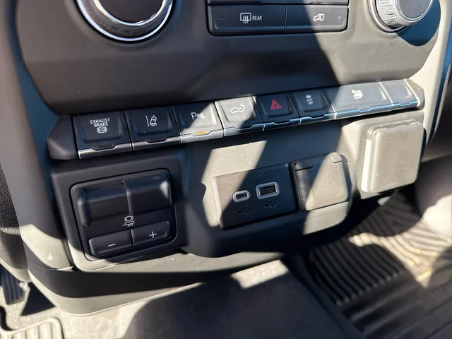 SEMINUEVOS CHEVROLET Silverado 2500HD at Matthews in Liberty Buick GMC