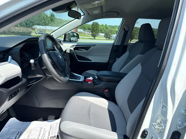 SEMINUEVOS TOYOTA RAV4 at Matthews in Liberty Buick GMC