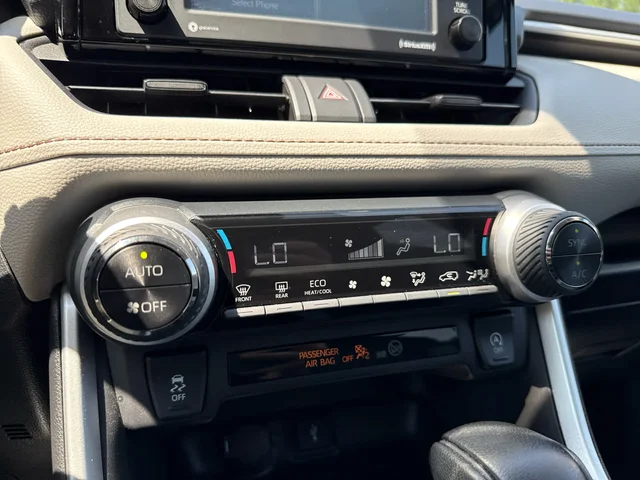SEMINUEVOS TOYOTA RAV4 at Matthews in Liberty Buick GMC