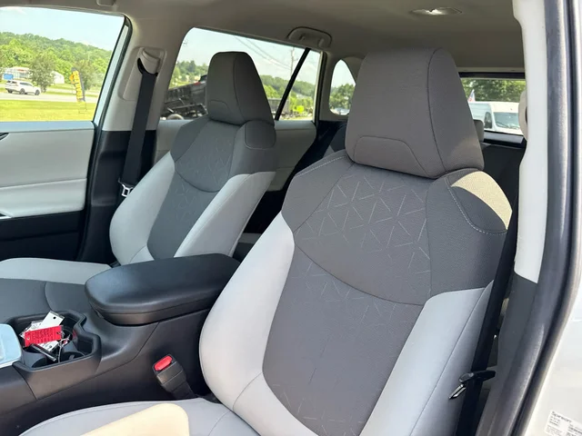 SEMINUEVOS TOYOTA RAV4 at Matthews in Liberty Buick GMC