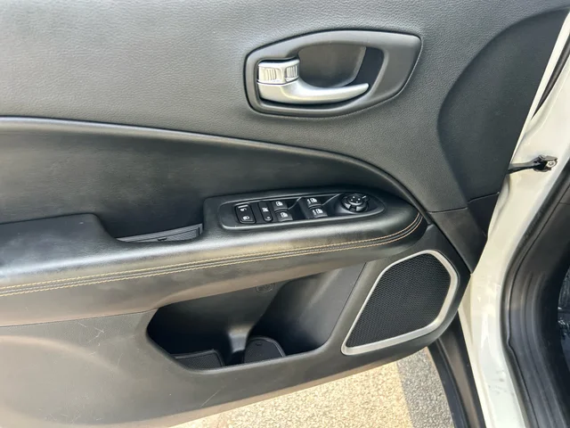 SEMINUEVOS JEEP Compass a Estados en autogozo