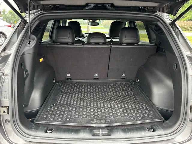 SEMINUEVOS JEEP Compass at Mt Airy in Mount Airy Toyota