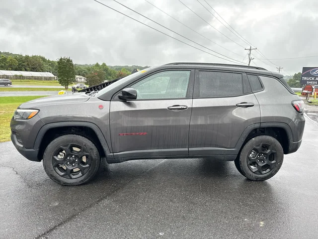 SEMINUEVOS JEEP Compass at Mt Airy in Mount Airy Toyota