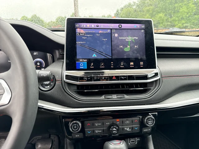 SEMINUEVOS JEEP Compass at Mt Airy in Mount Airy Toyota