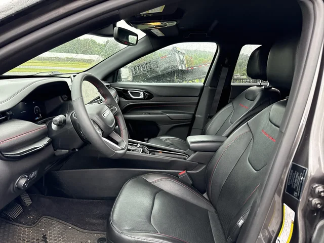 SEMINUEVOS JEEP Compass at Mt Airy in Mount Airy Toyota