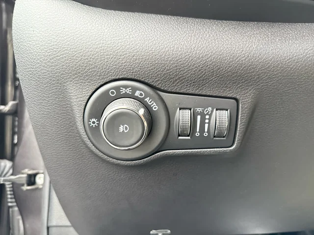 SEMINUEVOS JEEP Compass at Mt Airy in Mount Airy Toyota